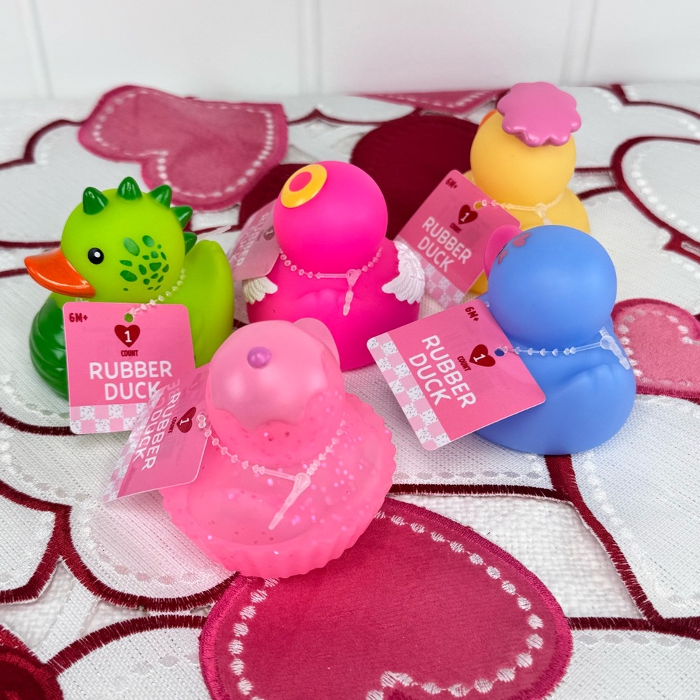 NEW Target Bullseye Playground Valentines Day Rubber Ducks - Picture 6 of 6